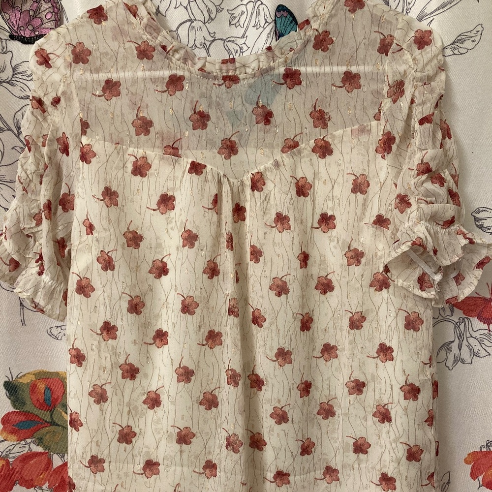 New with tags Women’s floral blouse Size L